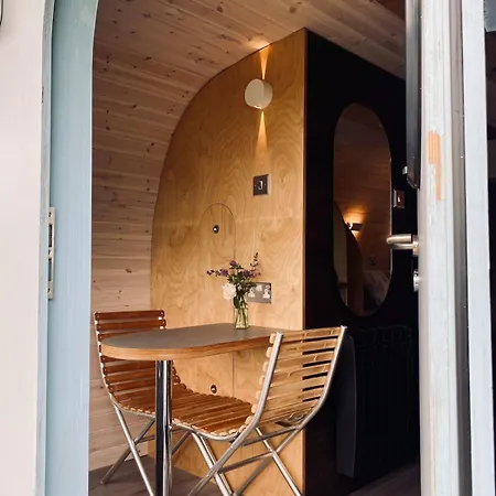 Holiday home Henge Hideaway *