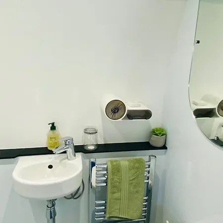 Henge Hideaway Holiday home *