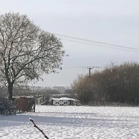 Holiday home Henge Hideaway *