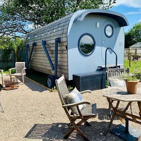 Henge Hideaway Thornborough