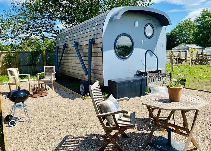 Henge Hideaway Thornborough