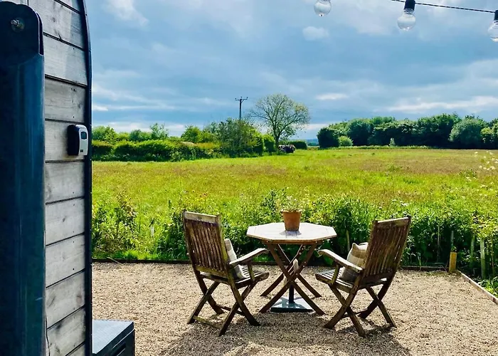 Henge Hideaway * Thornborough